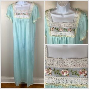 Vintage Nightgown Women ~Sz S Blue Nylon & Lace Embroidered Full-length Lingerie